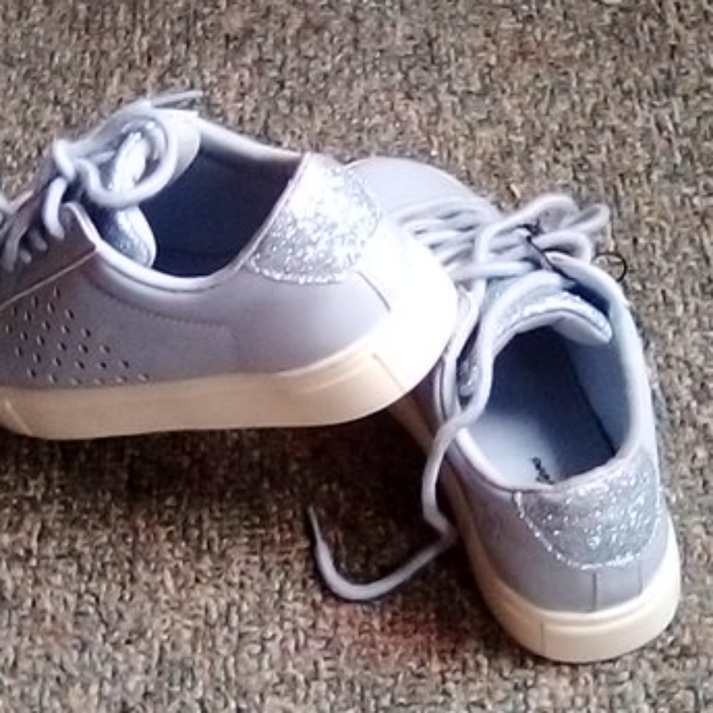 Shoes - Picture 3 of 3